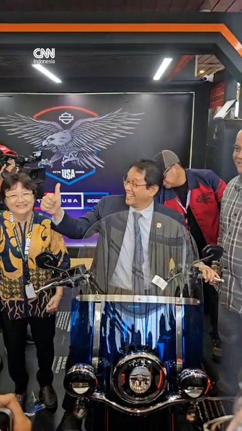 Menkeu Purbaya Kunjungi GIIAS, Janji Jaga Industri Otomotif