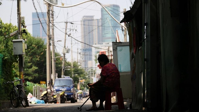 Lansia di Pemukiman Kumuh Seoul Berjuang Hadapi Gelombang Panas
