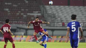 Liputan Olahraga CNN Sport : FOTO: Tumpas Persija 2-1, Persib Ulang Kisah Piala Presiden 2005