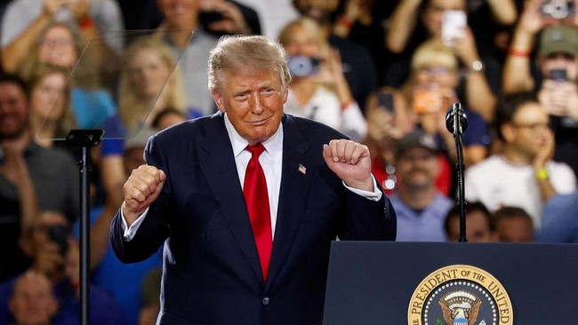 Raja Muslim Ini Cinta Mati ke Trump, Abadikan Namanya di Jalan 1000 Km