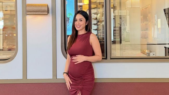 Selvi Kitty Pamer Baby Bump Kehamilan kedua, Banjir Doa dari Sahabat