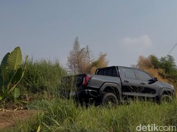 Toyota Hilux Terbaru Punya 2 Fitur yang Bikin Pemula Jago Off Road
