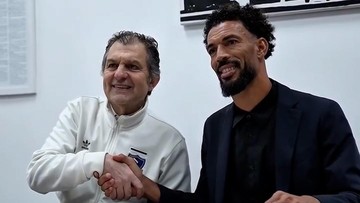 Update Eksklusif Olahraga CNN : Momen Vozinha Resmi Jadi Kiper Colo-Colo