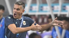 Pelatih Timnas Indonesia Jhon Herdman memberikan arahan kepada anak didiknya saat melawan Timnas Vietnam pada pertandingan Grup A Piala AFF 2026 di Stadion Pakansari, Kabupaten Bogor, Jawa Barat, Senin (3/8/2026). ANTARA FOTO/Bayu Pratama S/mrh/wsj.