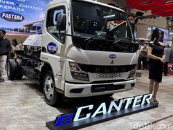 Satu Lagi Truk Listrik Fuso eCanter Mengaspal di Indonesia
