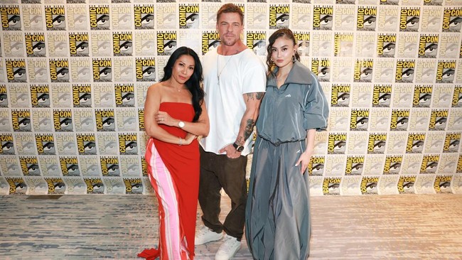 SAN DIEGO, CALIFORNIA - JULY 25: (L-R) Anggun, Alan Ritchson, and Agnez Mo attend the 2026 Comic-Con International: San Diego - Prime Video's