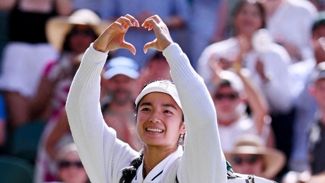 Tennis - Wimbledon - All England Lawn Tennis and Croquet Club, London, Britain - July 6, 2026 Philippines' Alexandra Eala reacts as she leaves the court after losing her fourth round match against Italy's Jasmine Paolini REUTERS/Jaimi Joy     TPX IMA