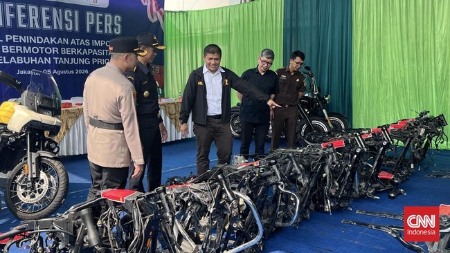 Bea Cukai Tanjung Priok mengungkap modus penyelundupan sepeda motor Harley-Davidson bekas asal China yang diberitahukan sebagai suku cadang (part) motor dalam dokumen impor.
