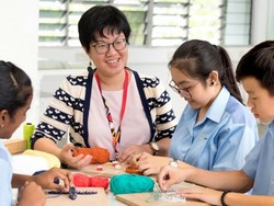 Singapura Naikkan Gaji Guru hingga 9%, Sebut Guru sebagai Inti Sistem Pendidikan