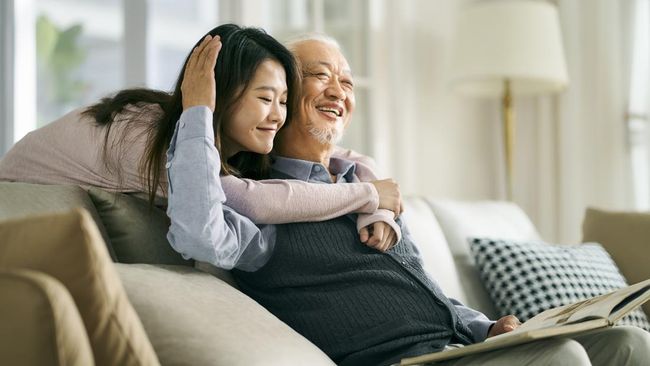 Ayah Ini Tulis Pesan untuk Putrinya yang Baru Putus Cinta, Isinya Menyentuh