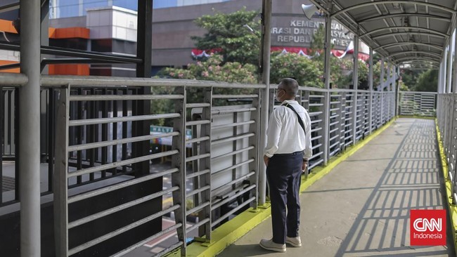 Pemprov DKI Jakarta akan menghubungkan dua JPO milik Pemprov DKI dengan JPO milik LRT Jabodebek yang berdekatan guna menciptakan konektivitas anta