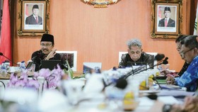 Menteri Sosial Saifullah Yusuf atau Gus Ipul menegaskan bahwa Sekolah Rakyat merupakan tanggung jawab bersama seluruh Unit Kerja (UKE) di Kementerian Sosial, sehingga dibutuhkan kolaborasi dan kontribusi sesuai tugas dan fungsi masing-masing unit, un