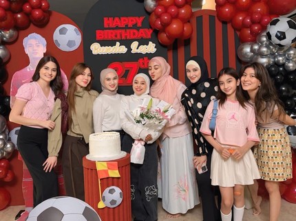 Lesti Kejora Dapat Kejutan Ultah dari Rizky Billar dan Para Sahabat, Intip Potretnya