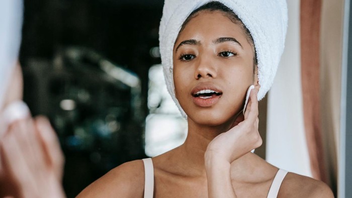 Kapan Usia yang Tepat untuk Pakai Skincare Antiaging? Ini Kata Dokter