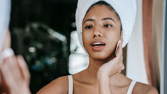 Kapan Usia yang Tepat untuk Pakai Skincare Antiaging? Ini Kata Dokter