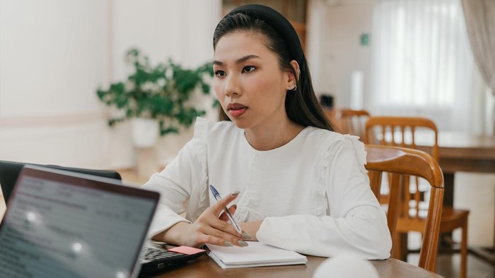 Orang yang insecure terlalu berpaku pada kesahalan yang dibuatnya