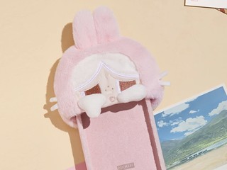 Bingung Kado Buat Sahabat Pecinta Art Toy? Case HP Karakter Ini Bisa Jadi Pilihan