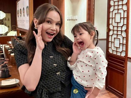 5 Potret Rossa dan Sang Putri Raina Selalu Curi Perhatian, Mirip Banget Bak Kembar