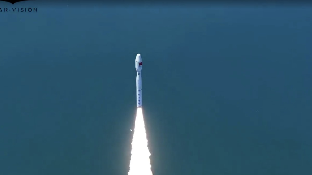 Satelit Lampung-1 Sukses Meluncur dari China, Roket Terbang dari Kapal
