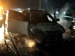 Mesin Mati Mendadak, Mobil Terbakar di Tol Jagorawi Arah Jakarta