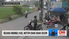 Sedang Membeli Kue, Motor Emak-Emak Dicuri