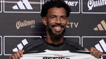 Kata-kata Perdana Vozinha saat Resmi Gabung Colo-Colo