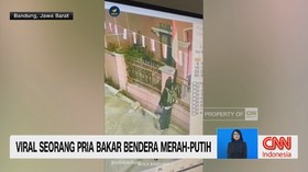 Viral Seorang Pria Bakar Bendera Merah Putih