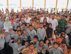 Hadiri MPLS Sekolah Rakyat, Walkot Eri Yakin Lahir Pemimpin Masa Depan