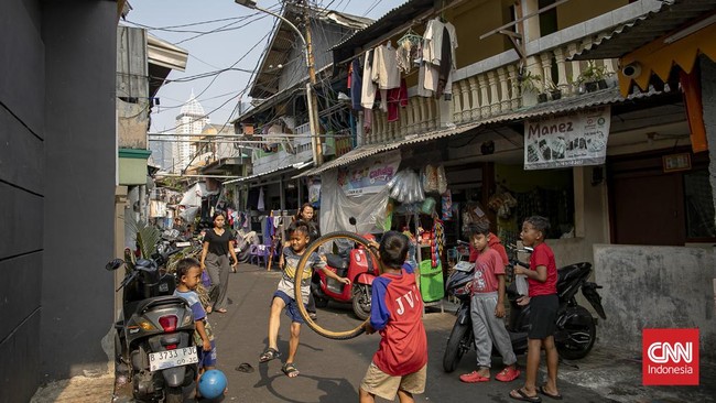 Dittjen Dukcapil Kemendagri mencatat jumlah penduduk Indonesia mencapai 290.125.073 jiwa pada Juni 2026 atau pertengahan tahun ini.