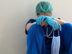 Polling: Dokter-Nakes Hina Pasien BPJS, Apa yang Salah?