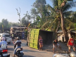 Tabrakan Bikin 2 Truk Terguling di Patuk Gunungkidul Dipicu Rem Blong