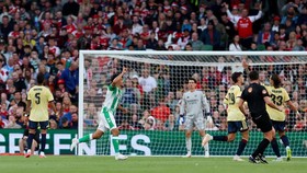 Soccer Football - Pre-Season Friendly - Arsenal v Real Betis - Aviva Stadium, Dublin, Ireland - August 5, 2026 Real Betis' Pablo Fornals celebrates scoring their third goal REUTERS/Cathal Mcnaughton