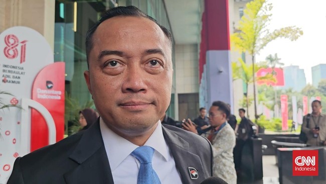 Istana melalui Menteri Sekretaris Negara Prasetyo Hadi buka suara mengenai langkah Kementerian Keuangan yang mengambil alih saham Kereta Cepat dari konsorsium BUMN PT Kereta Cepat Indonesia China (KCIC).