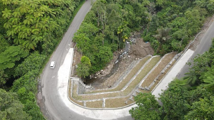 Jalur Lembah Anai resmi dibuka untuk seluruh jenis kendaraan mulai Senin (27/7), setelah sebelumnya mobilitas di area tersebut terganggu akibat bencana.