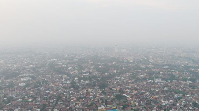 Kabut asap di Palembang, Sumatera Selatan, Rabu (5/8/2026).