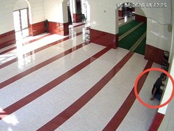 Maling Bobol Kotak Amal Masjid Raya Parepare, Aksinya Terekam CCTV