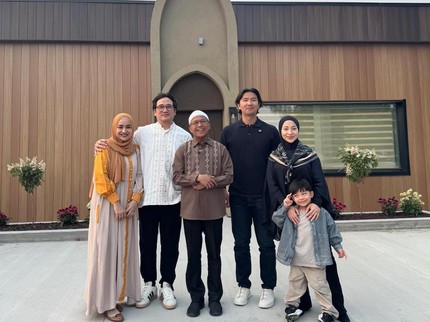 Terpopuler: Potret Nikita Willy Ikut Resmikan Masjid di Kanada