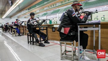 Berita Panas dari Dunia Sport CNN : FOTO: Petembak Disabilitas Antusias Ikut Kejuaraan di Senayan