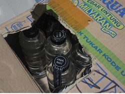 Detik-detik Pabrik Miras Ilegal di Bogor Digerebek, Pelaku Tak Berkutik