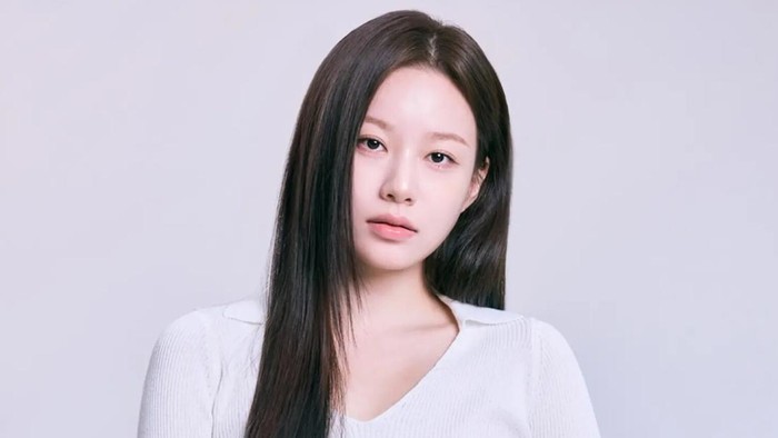 Intip Pesona Menawan Park Yoo Na di Foto Profil Terbaru
