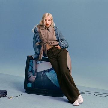 Inspirasi Gaya Preppy dengan Sentuhan 'Loose' ala Rose & Levi's