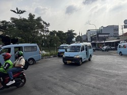 Demo Selesai, Sopir Angkot M44 Kembali Beroperasi dari Stasiun Tebet