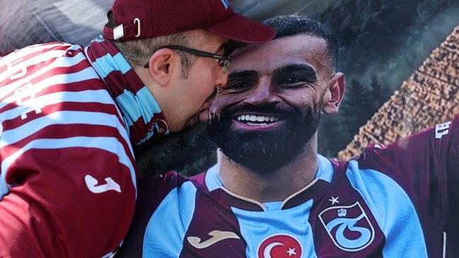 Suporter Trabzonspor Sambut Kedatangan Salah di Bandara Turki