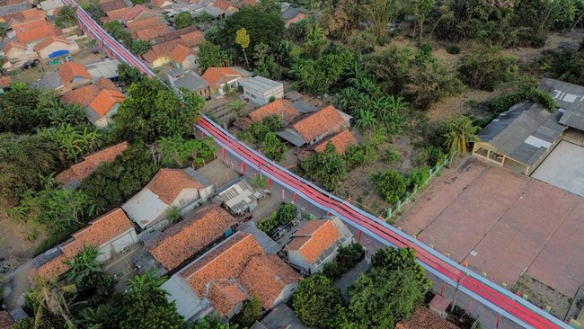 Bendera Merah Putih Raksasa Mulai Berkibar Sambut HUT ke-81 Kemerdekaan RI