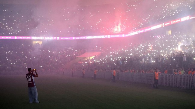 Gemuruh Suporter Trabzonspor Sambut Mohamed Salah