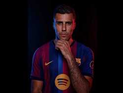 Rodri Dikabarkan Pilih Barcelona, Fans Real Madrid Terbelah di Medsos