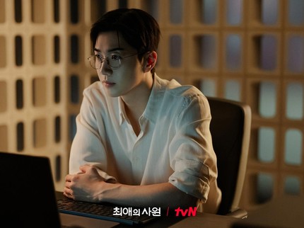 5 Potret Kang Hoon Pemeran CEO Tampan di Drama Korea 'My Bias, My Boss'