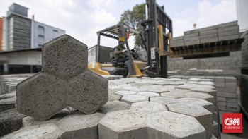 Mengubah Sampah Menjadi Paving Blok