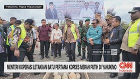 Menteri Koperasi Letakkan Batu Pertama Kopdes Merah Putih Di Yahukimo