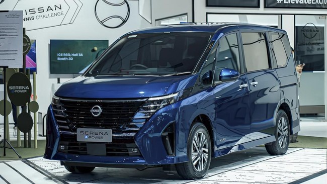 Nissan kembali memanfaatkan Gaikindo Indonesia International Auto Show (GIIAS) 2026 untuk memamerkan lini kendaraan elektrifikasi, Serena e-Power.